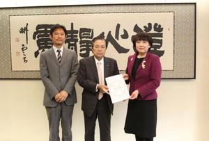 仙台活性化まちづくり２０３０検討委員会が仙台市長に提言書を提出 １０月３０日 仙台商工会議所